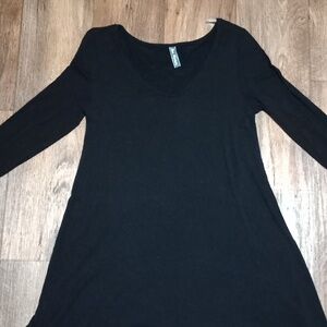 2tee Couture black mini dress with flare/bell long  sleeves size small